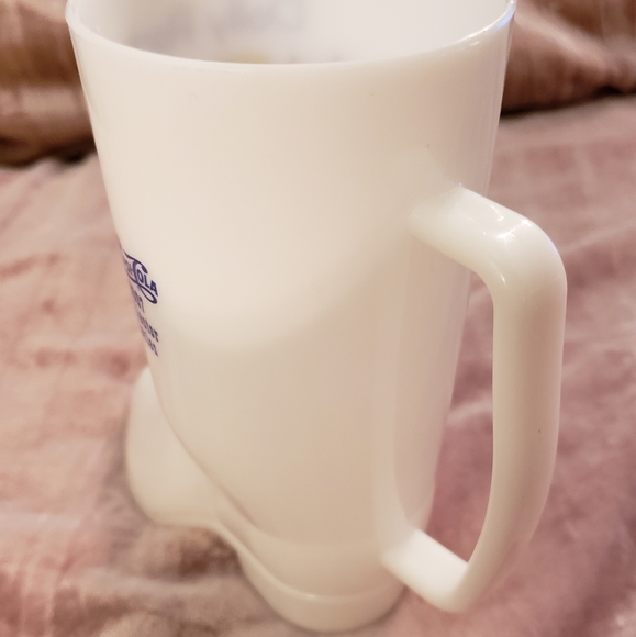 Dolly Parton's Dixie Stampede 2007 2PC Collector's Items - Picture 8 of 14